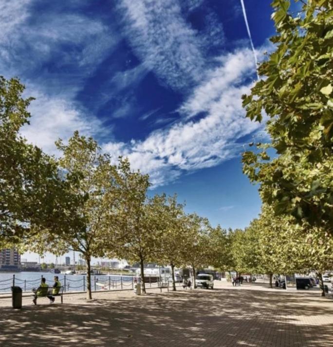 런던 Lovely Waterfront Flat Canary Wharf Excel Centre 아파트 외부 사진